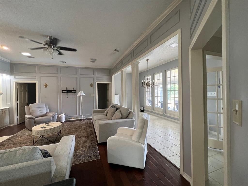 2601 Oak Point Dr - Photo 5 of 19