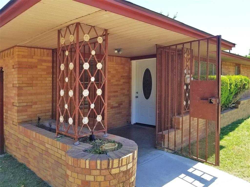 4942 Rockport Dr - Photo 5 of 36