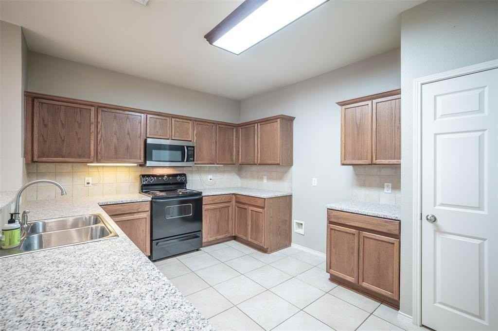 106 Eagle Feather Dr - Photo 4 of 18