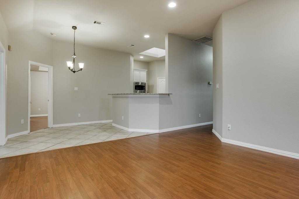 883 San Jacinto Dr - Photo 4 of 27