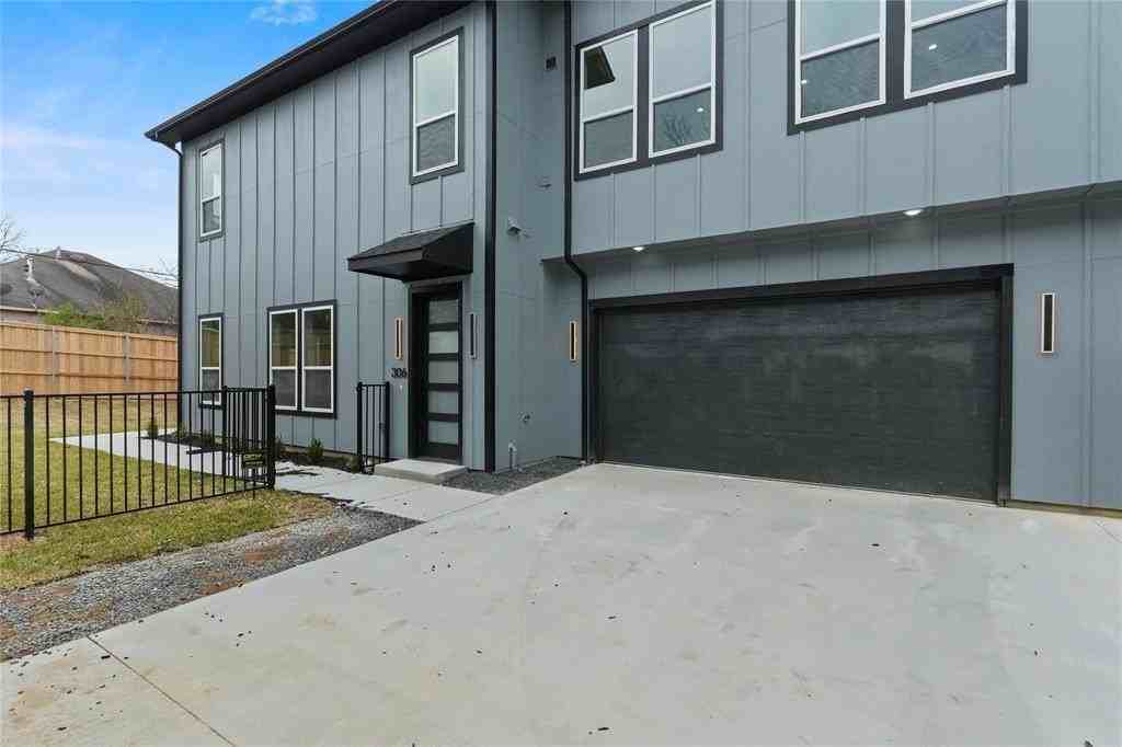 306 E 7th St - Photo 2 of 19