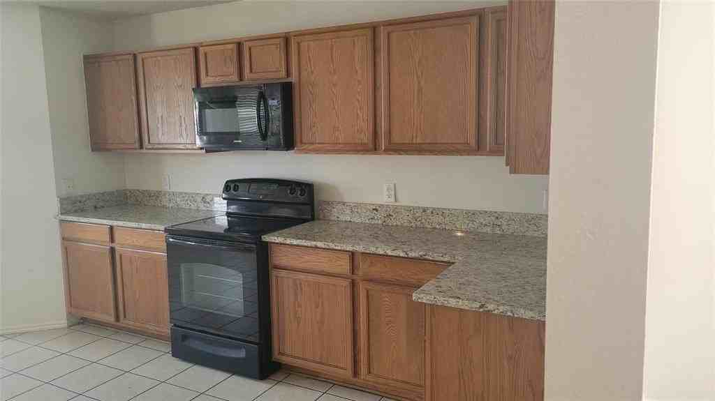 3705 Mariner St - Photo 4 of 18