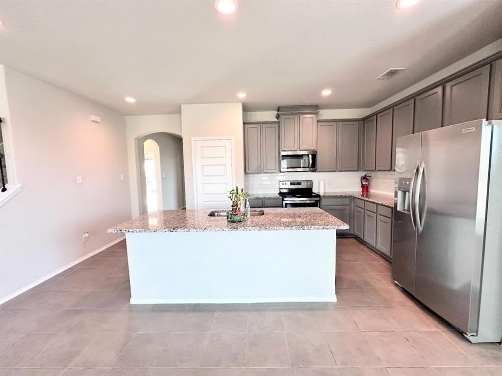 3018 Montrose Ct - Photo 6 of 32