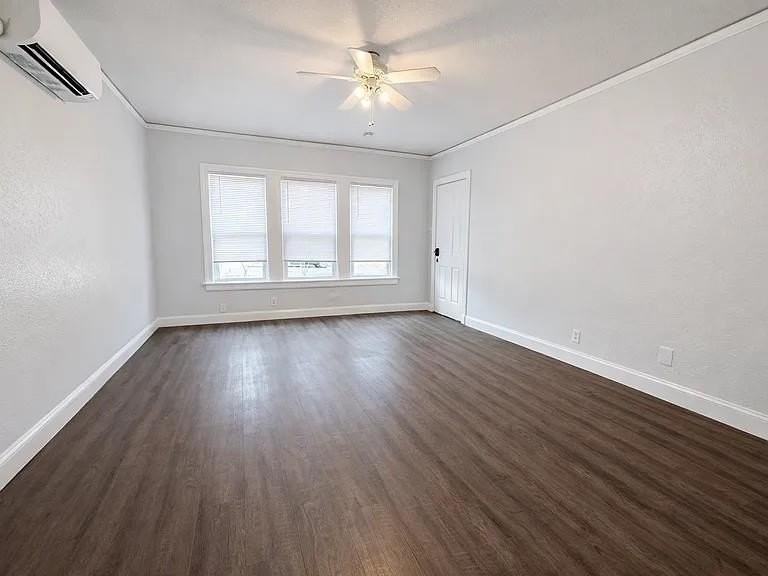 5930 Victor St #1 - Photo 5 of 25