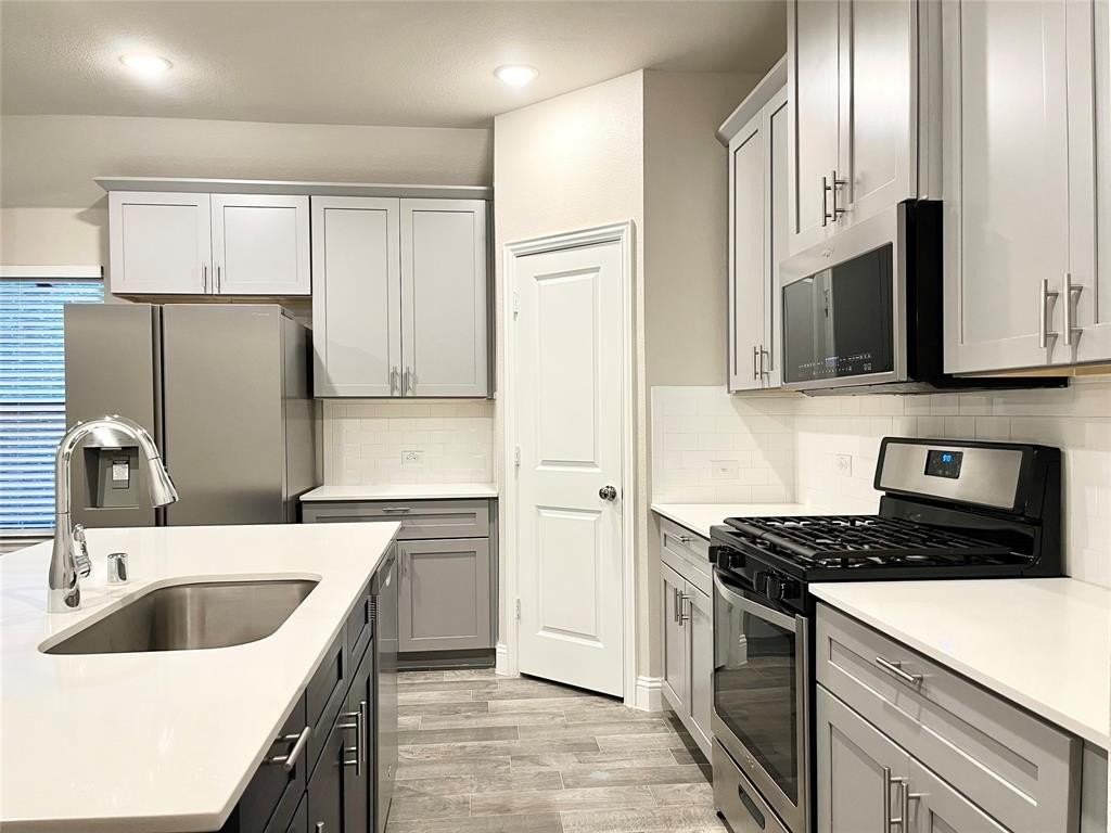 6004 Horsetail Dr - Photo 7 of 40