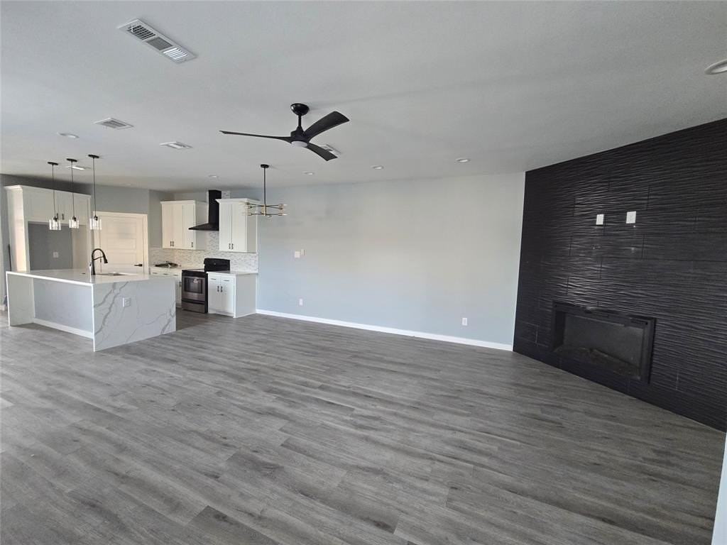 1713 Herald St - Photo 3 of 3