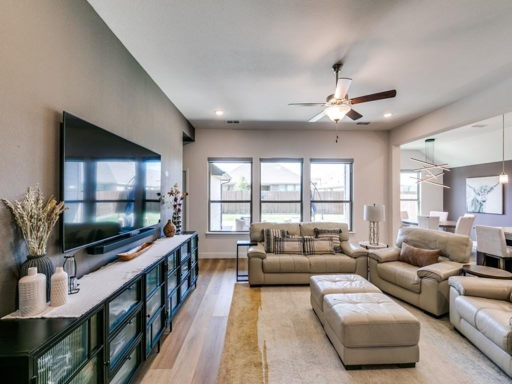 3305 Fort St - Photo 7 of 34