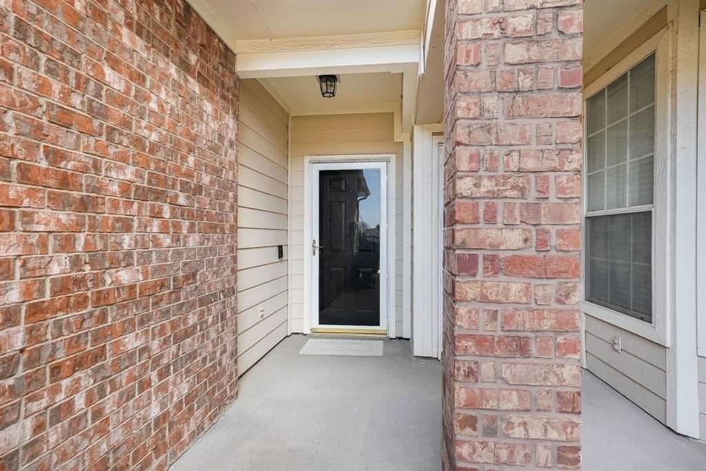 4561 Woodsboro Ln - Photo 4 of 27