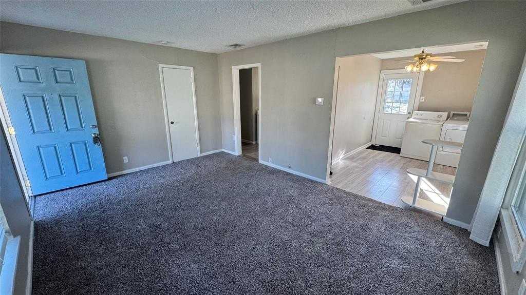 716 Gardiner St - Photo 7 of 28