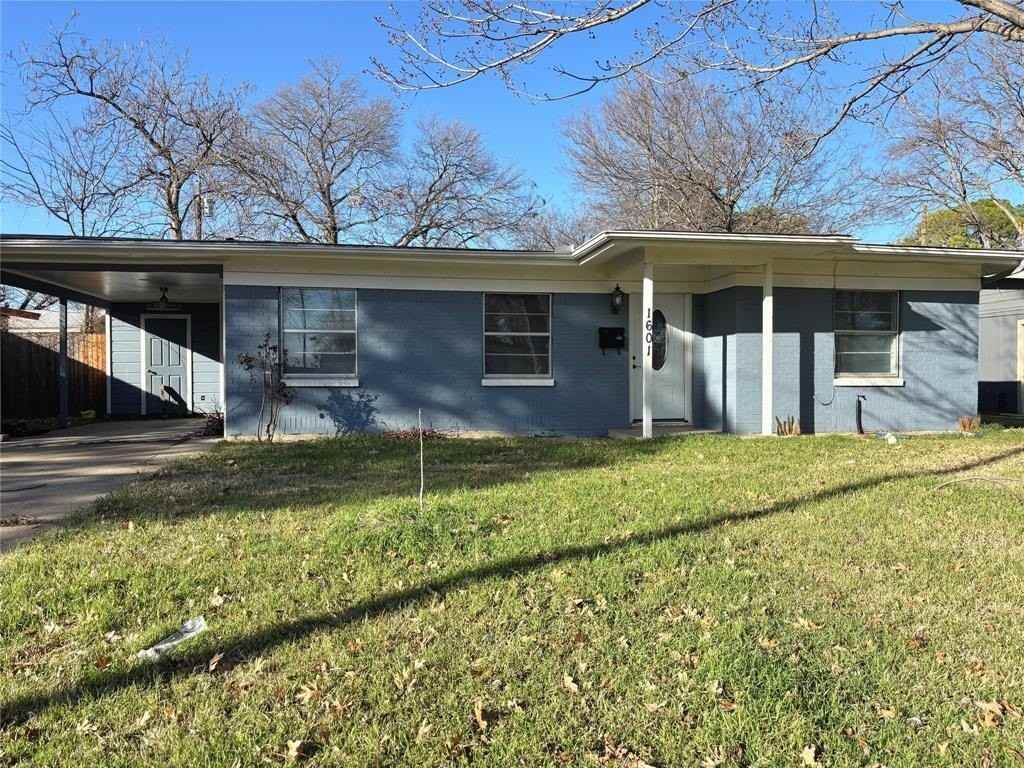 1601 Park Pl - Photo 2 of 10