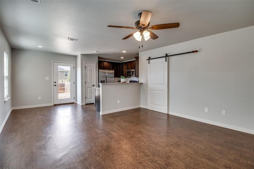 209 W Forest Ave - Photo 3 of 12