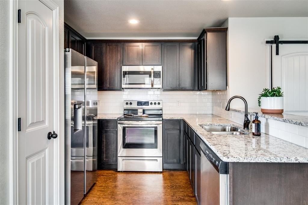 209 W Forest Ave - Photo 4 of 12