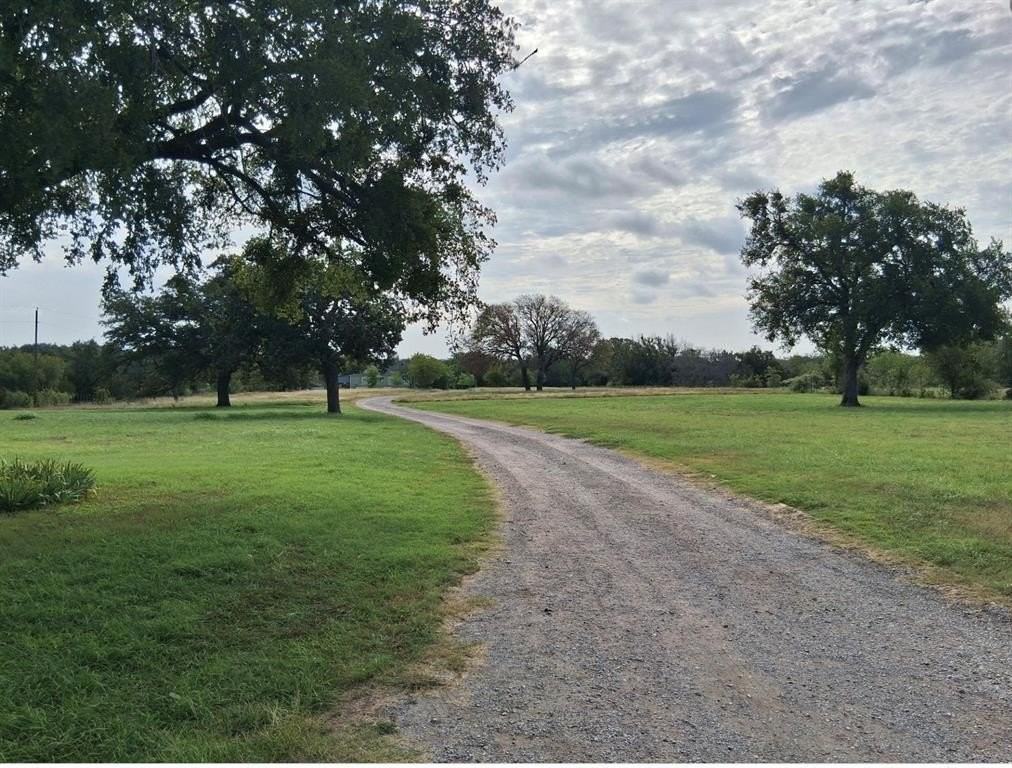 1584 Kelly Rd #A - Photo 2 of 18