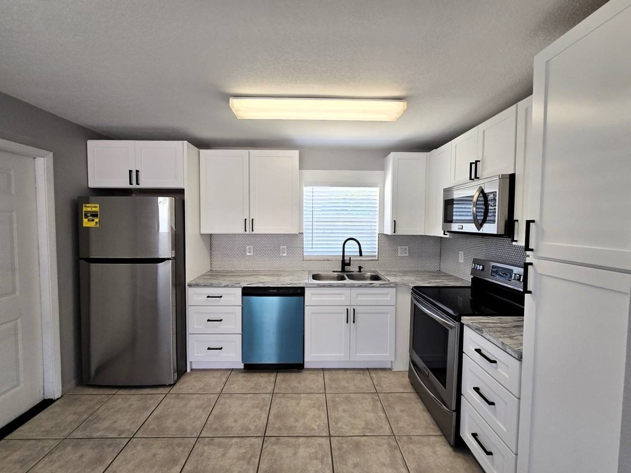 5424 Amy Ln - Photo 6 of 19