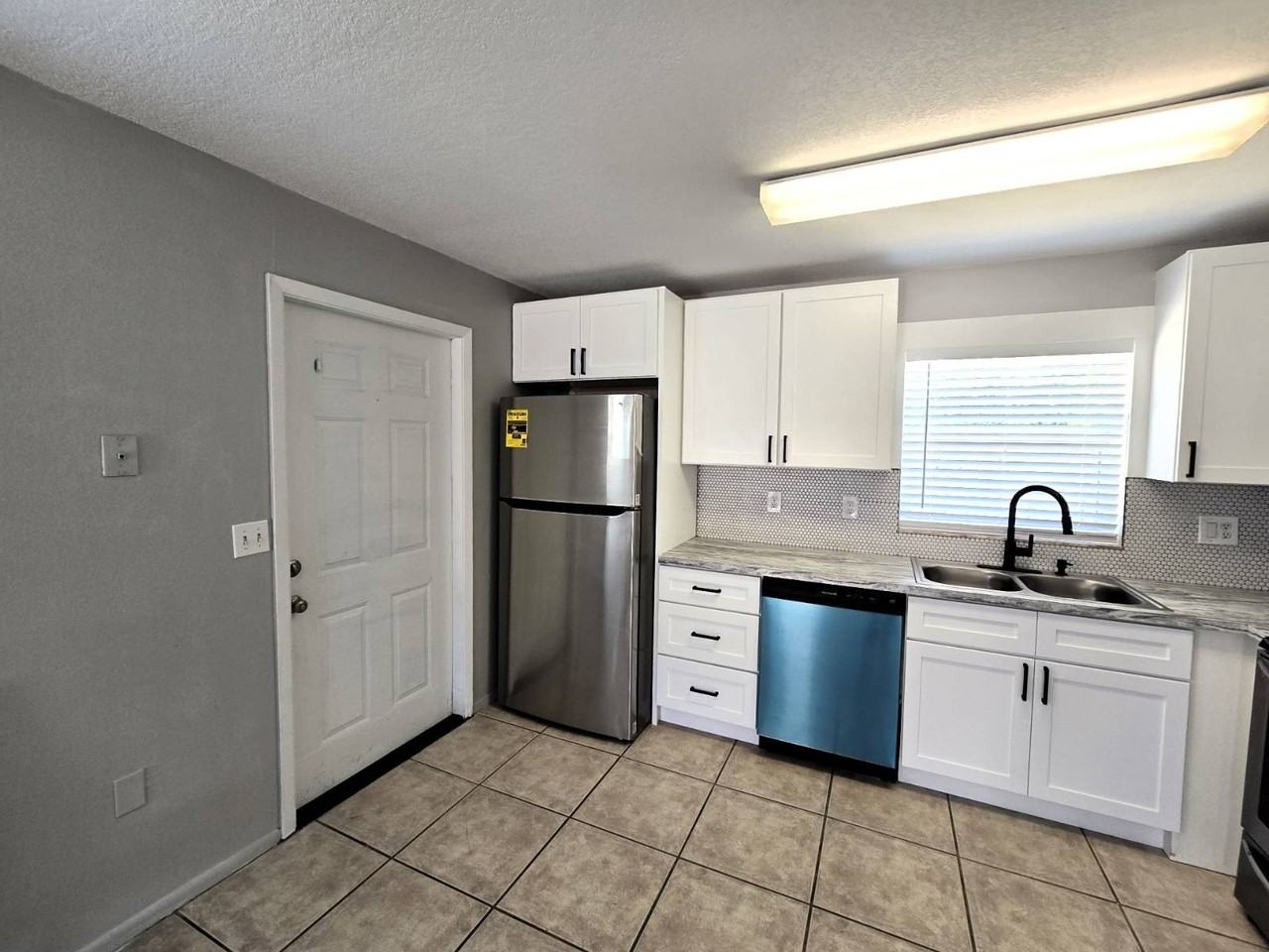 5424 Amy Ln - Photo 7 of 19