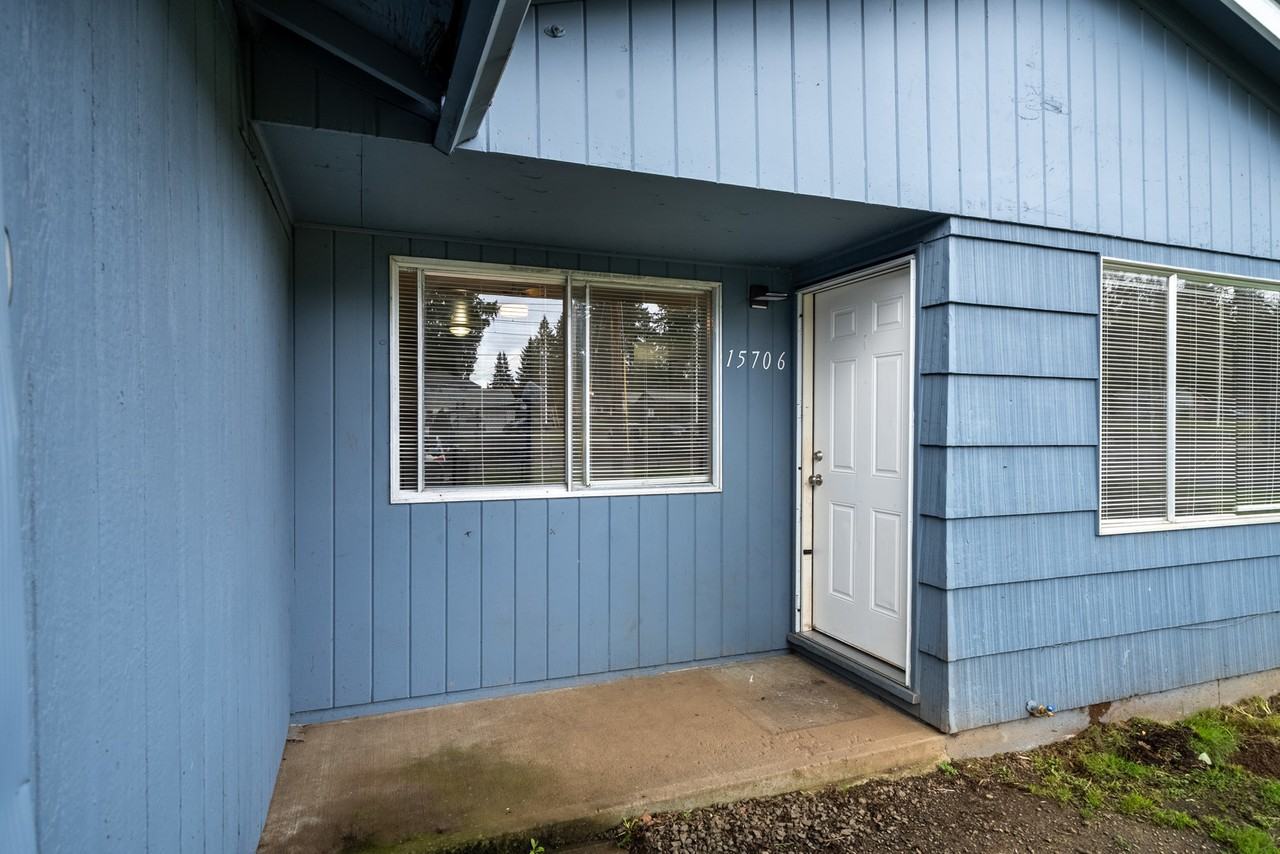 15706 E Burnside St - Photo 3 of 27