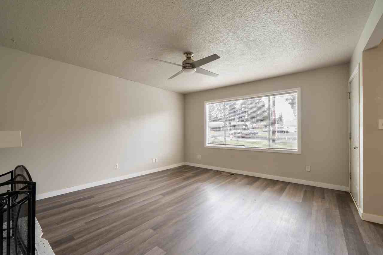 15706 E Burnside St - Photo 7 of 27