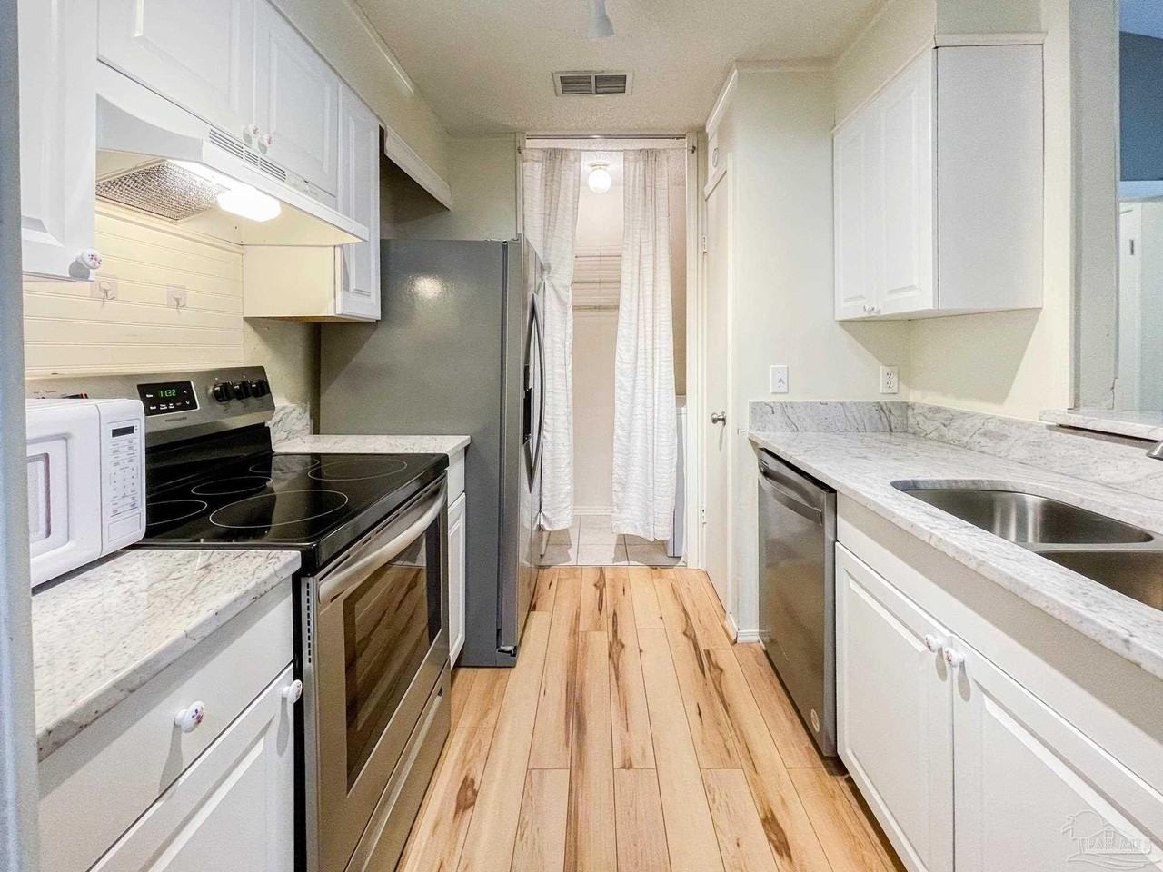 601 E Burgess Rd Apt E4 #E4 - Photo 2 of 16