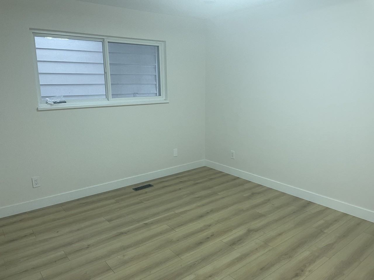 12230 188 St #1 - Photo 3 of 10