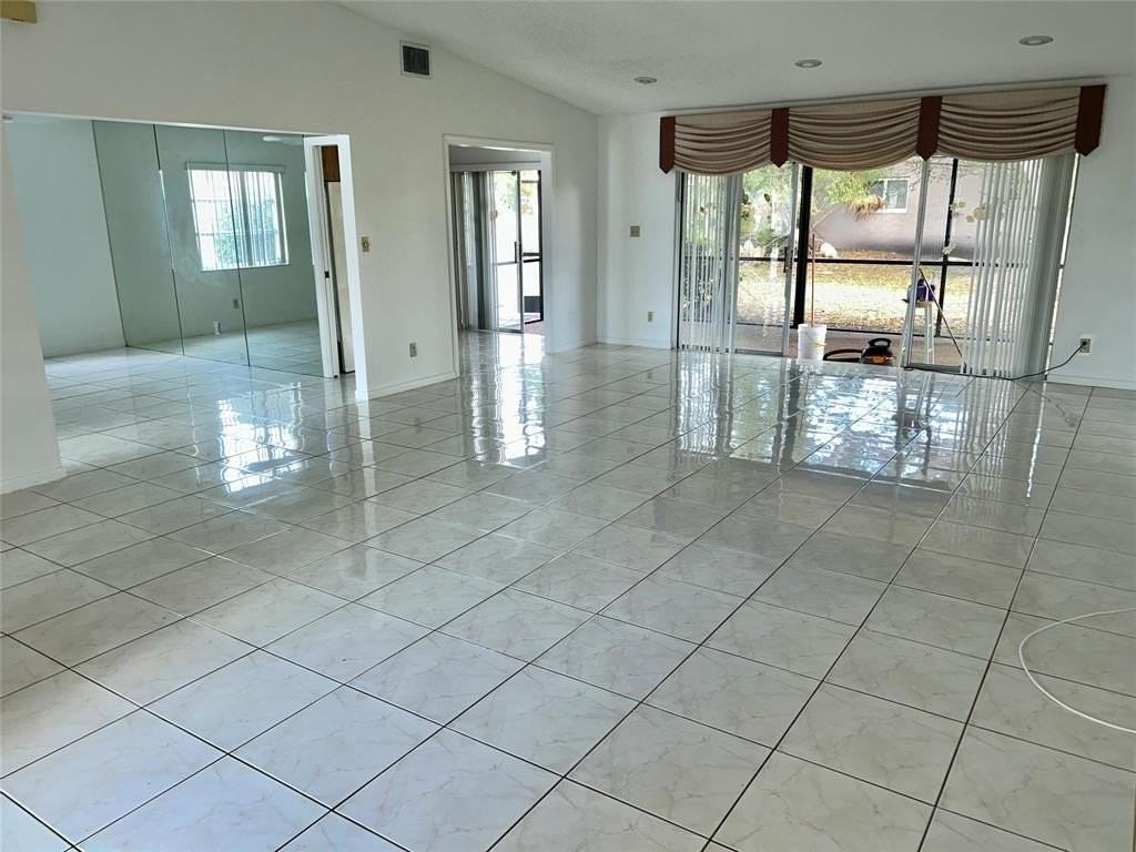 7100 Nw 106th Ave - Photo 3 of 15