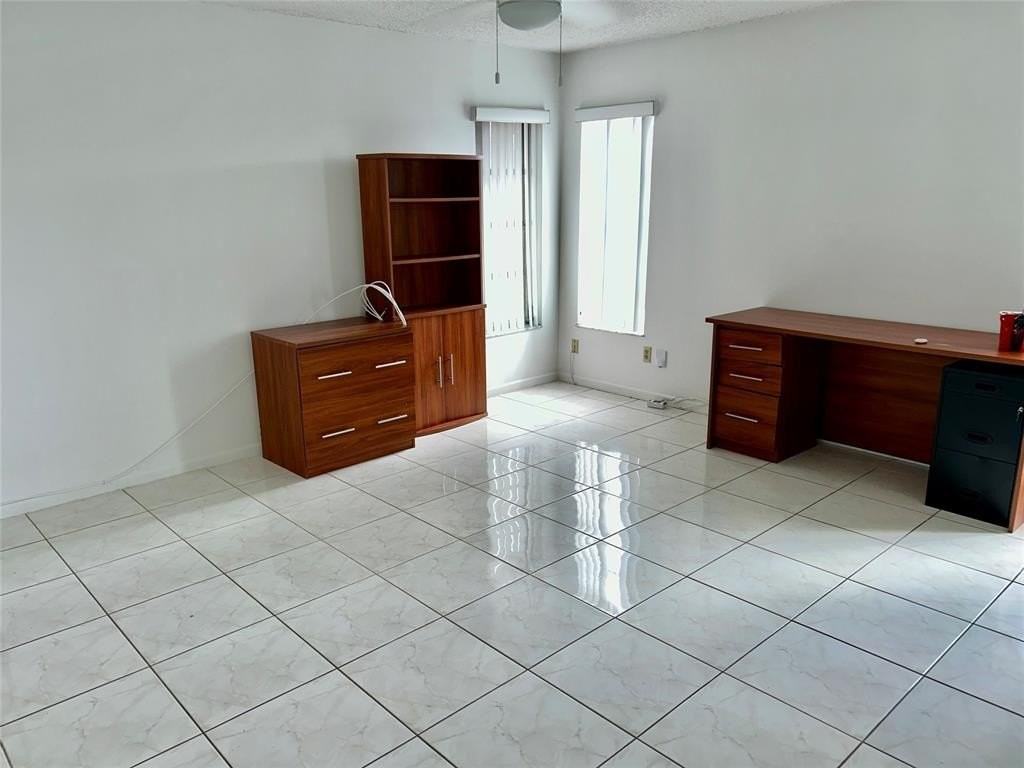 7100 Nw 106th Ave - Photo 4 of 15