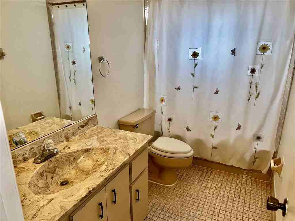 7100 Nw 106th Ave - Photo 7 of 15