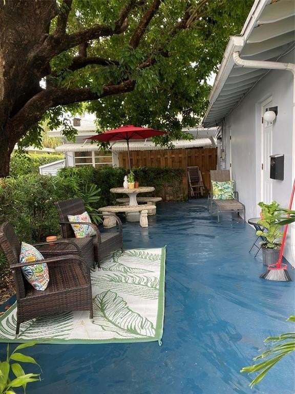 1830 Middle River Dr - Photo 3 of 9