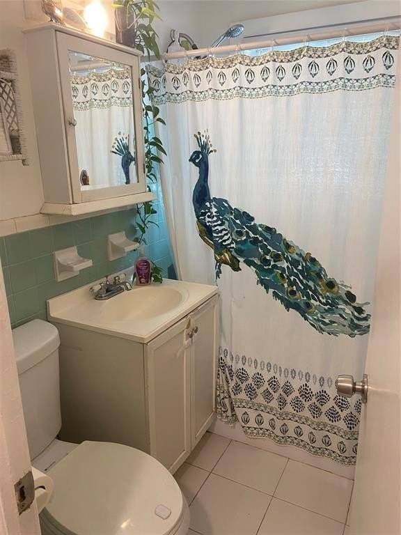 1830 Middle River Dr - Photo 7 of 9