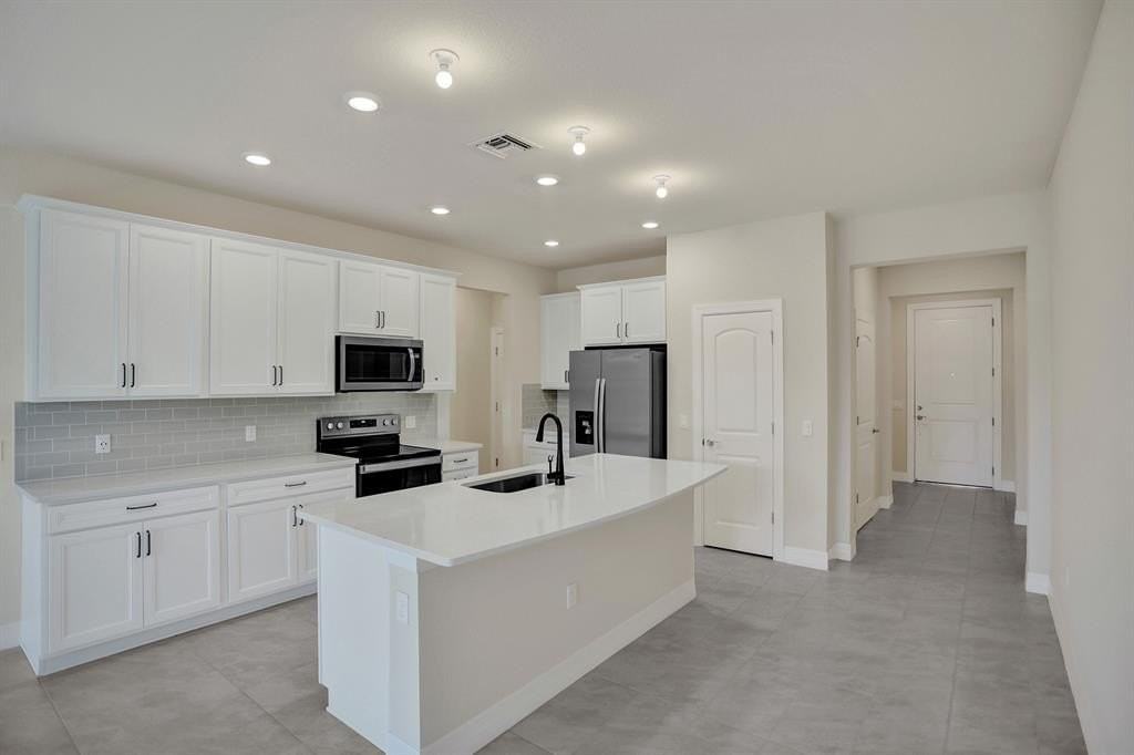 4841 Chantilly Rd - Photo 4 of 28