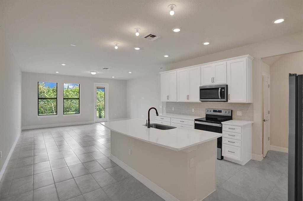 4841 Chantilly Rd - Photo 6 of 28