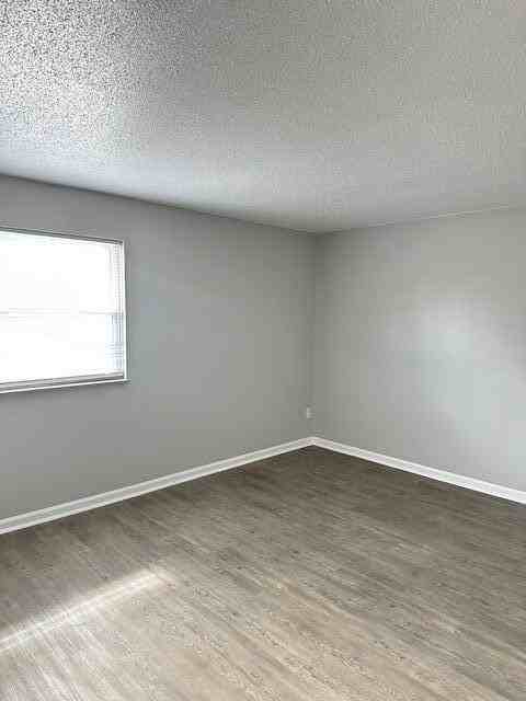 2075 Clingan Dr Nw - Photo 5 of 9