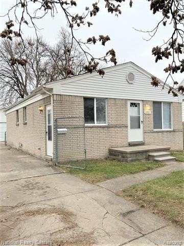 12401 Vernon Ave - Photo 2 of 18