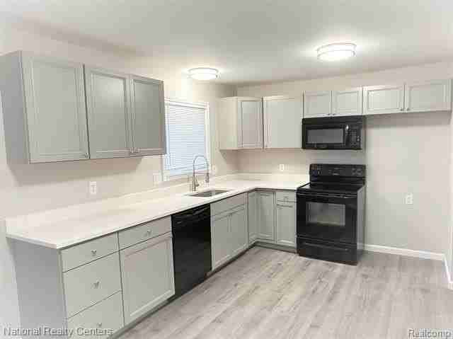 12401 Vernon Ave - Photo 5 of 18