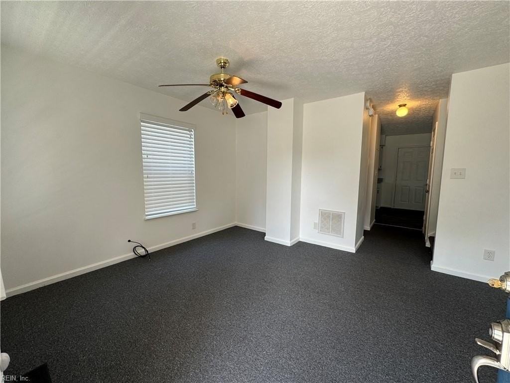 400 W 30th St - Photo 3 of 13