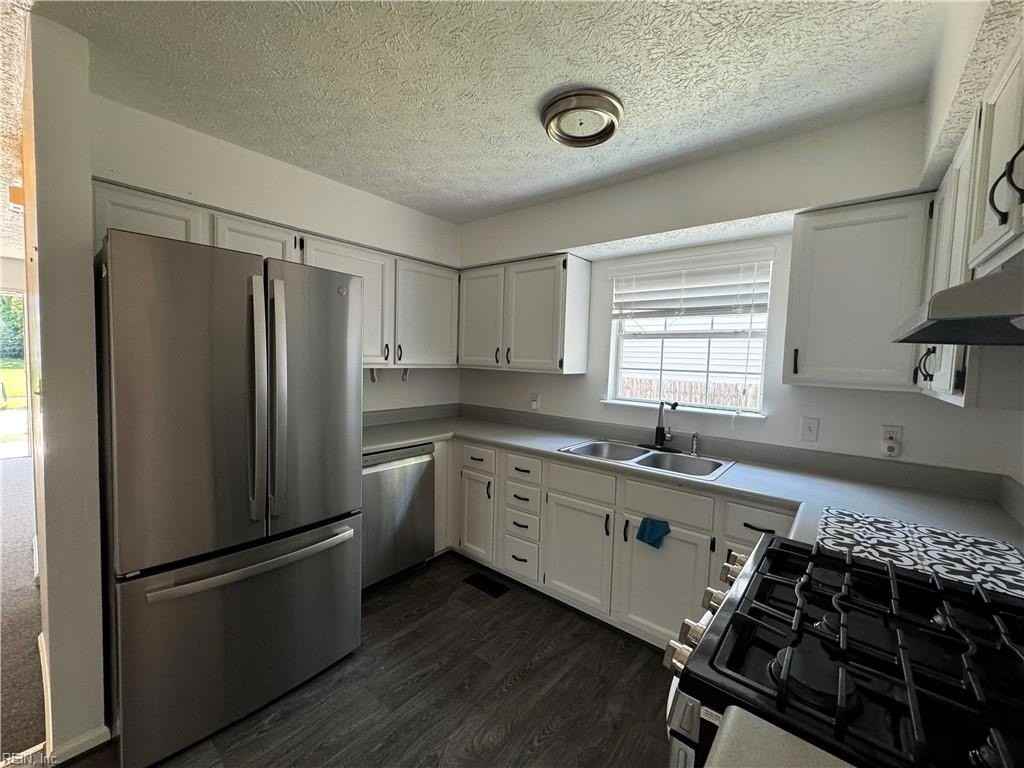 400 W 30th St - Photo 5 of 13