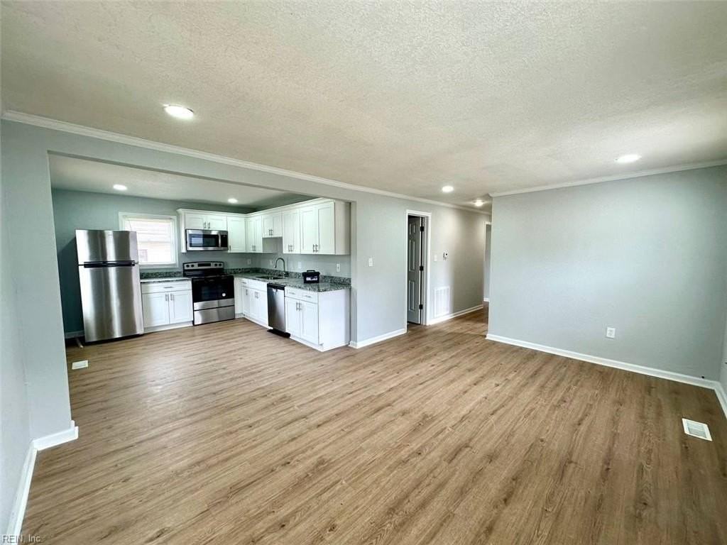 2610 Omar St - Photo 5 of 15