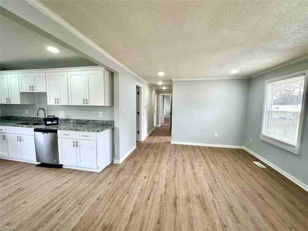 2610 Omar St - Photo 6 of 15