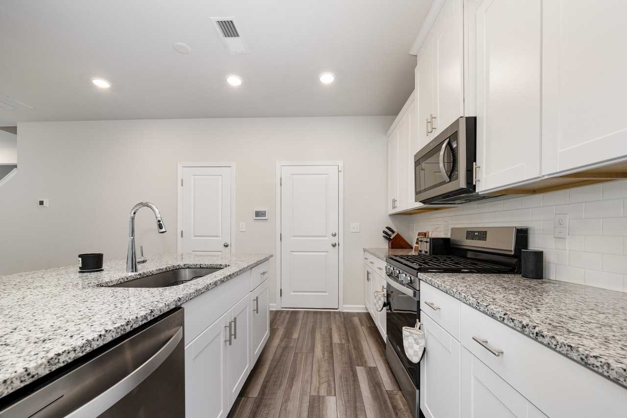 1108 Harland St #1 - Photo 4 of 17