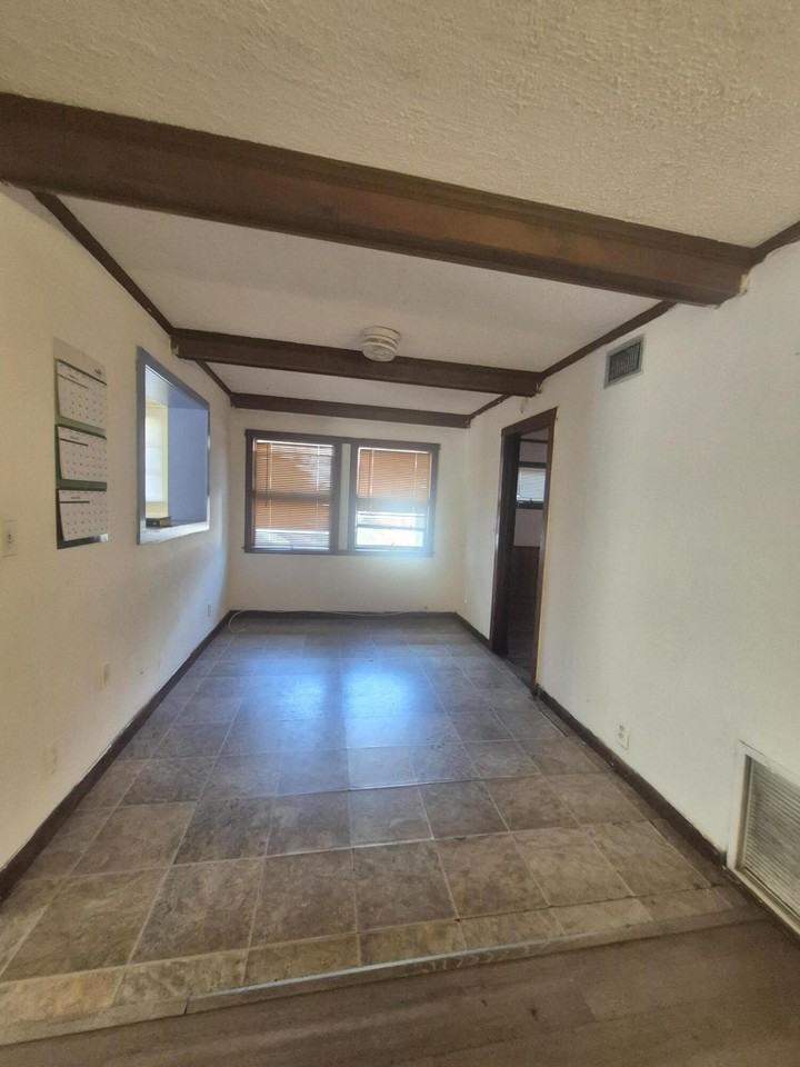 2327 Polk St #A - Photo 4 of 19