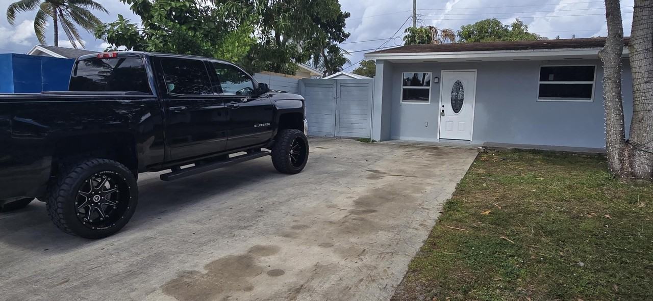 6157 Westover Rd - Photo 3 of 17