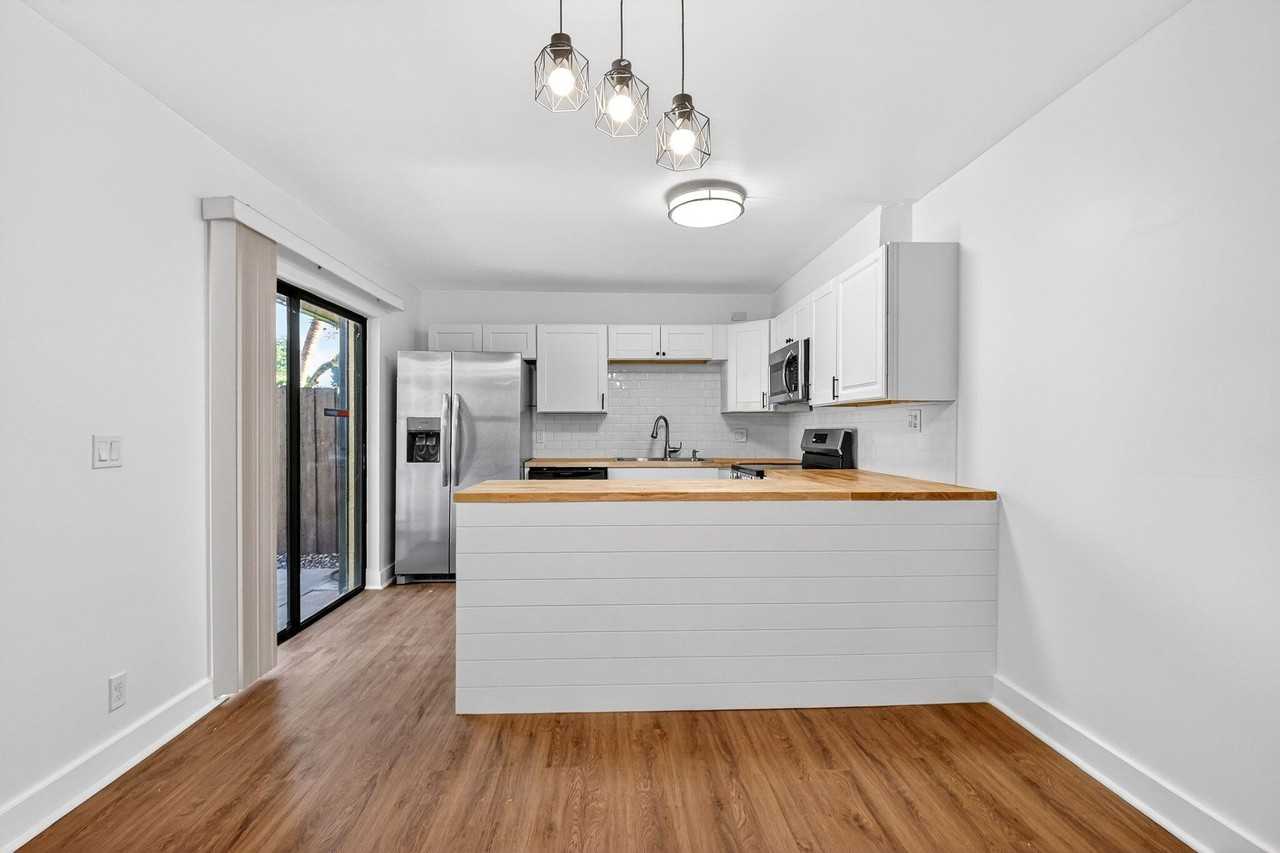 198 Lake Arbor Dr - Photo 2 of 43