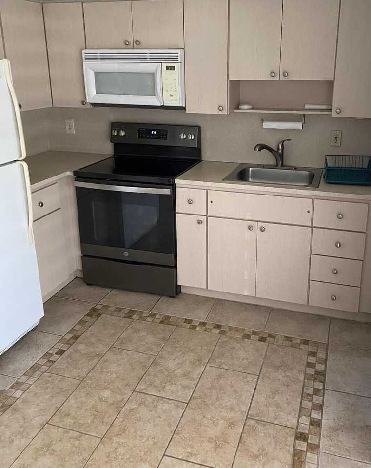 732 Granada St #A - Photo 3 of 8