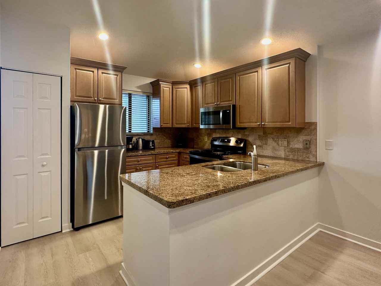 402 Club Dr - Photo 4 of 11