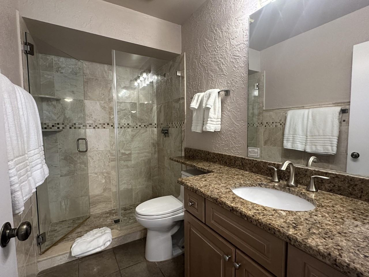402 Club Dr - Photo 6 of 11