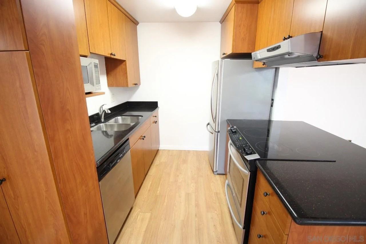 9574 Carroll Canyon Rd Apt 153 #153 - Photo 6 of 14