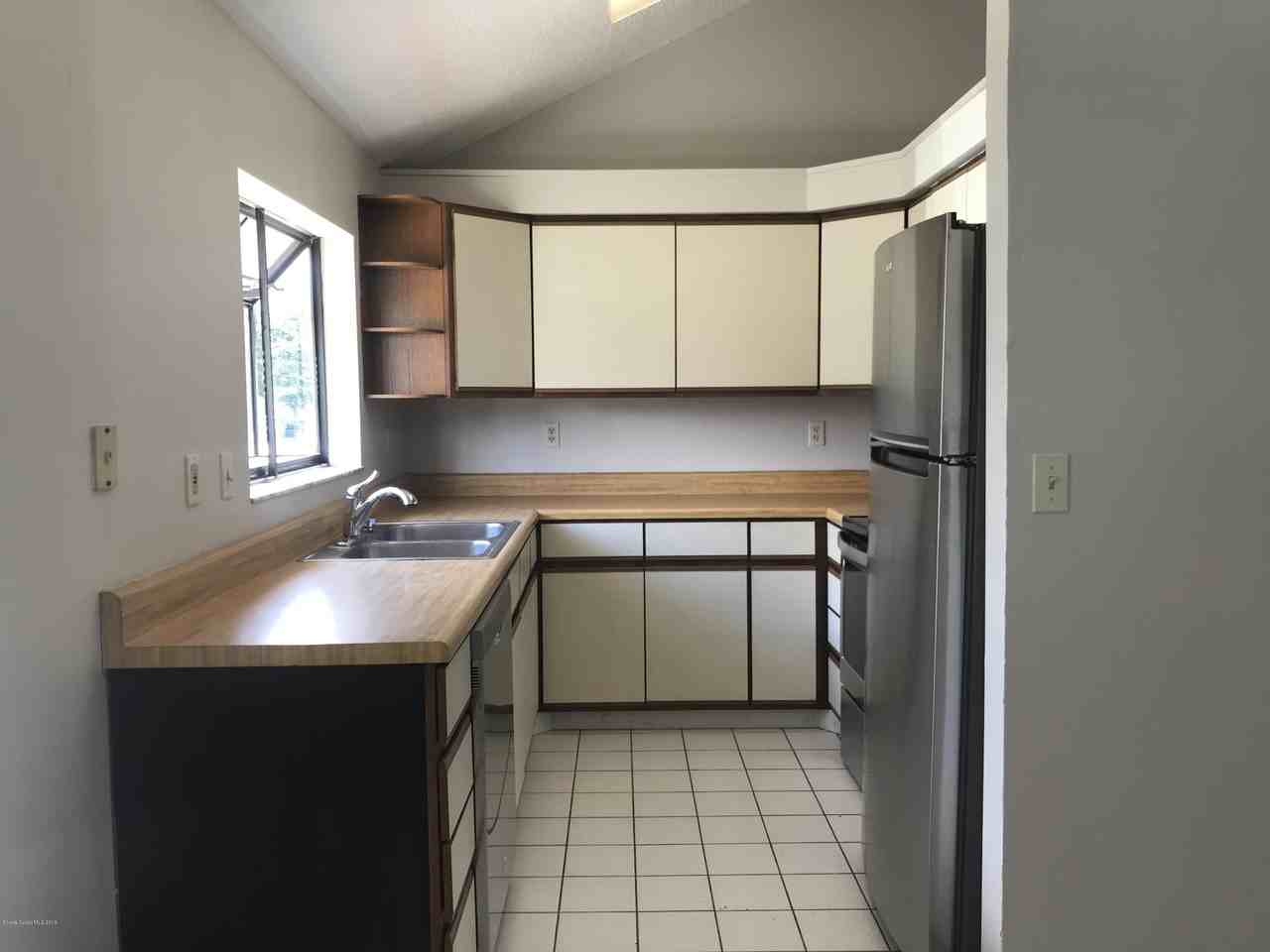 1319 George Edwards Ct - Photo 6 of 15