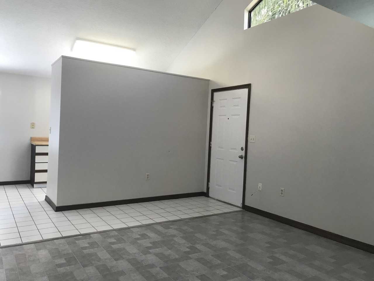 1319 George Edwards Ct - Photo 7 of 15