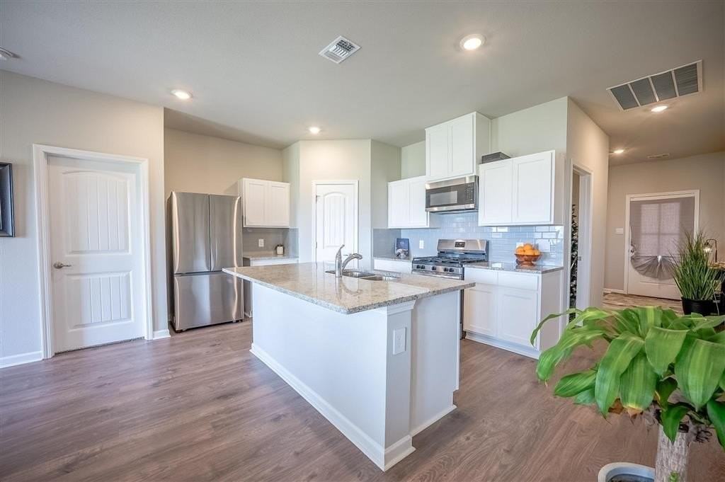 4750 Firefly Ct - Photo 4 of 21