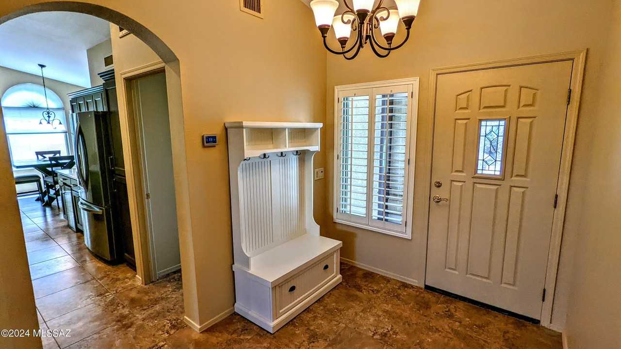 38135 S Rolling Hills Dr - Photo 3 of 42