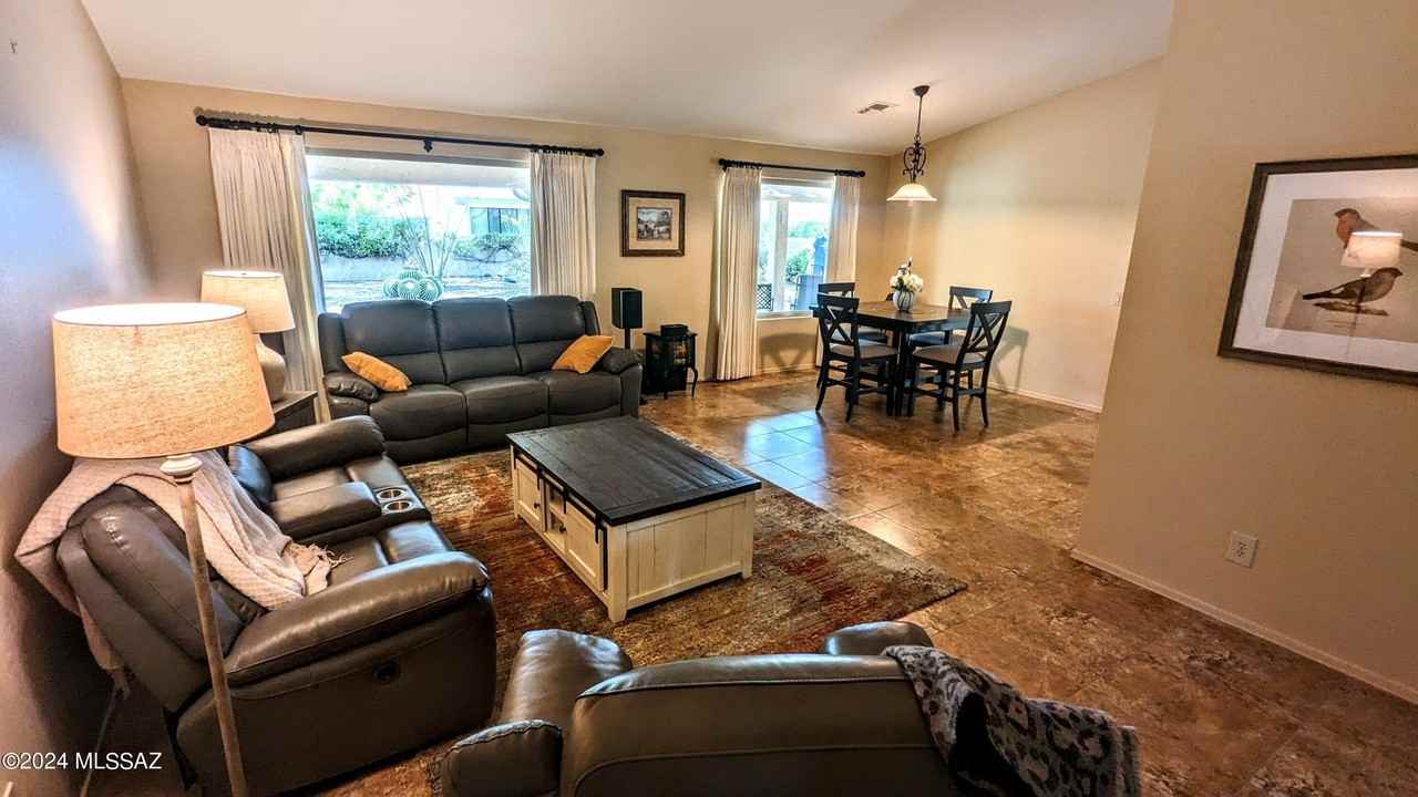 38135 S Rolling Hills Dr - Photo 4 of 42